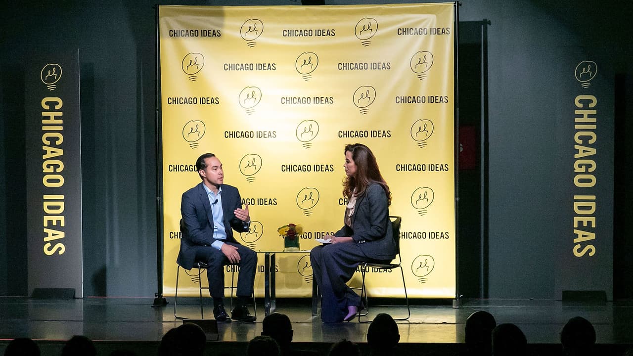 <b>Chicago Ideas</b>
<br>Una serie de conferencias, presididas por algunas de las voces más influyentes del mundo hablan en Chicago sobre cuestiones como política, negocios, tecnología y más. Para conocer a detalle lo que esto ofrece, 
<a href="https://www.chicagoideas.com/" target="_blank">da click aquí</a>.