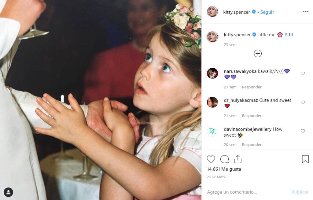 La fotografía provocó que sus seguidores notaran que
<b>Lady Kitty y la princesa Charlotte son muy semejantes</b>, y comentaron frases como: "Dios luces como la princesa Charlotte aquí", "Muy parecida a Charlotte".