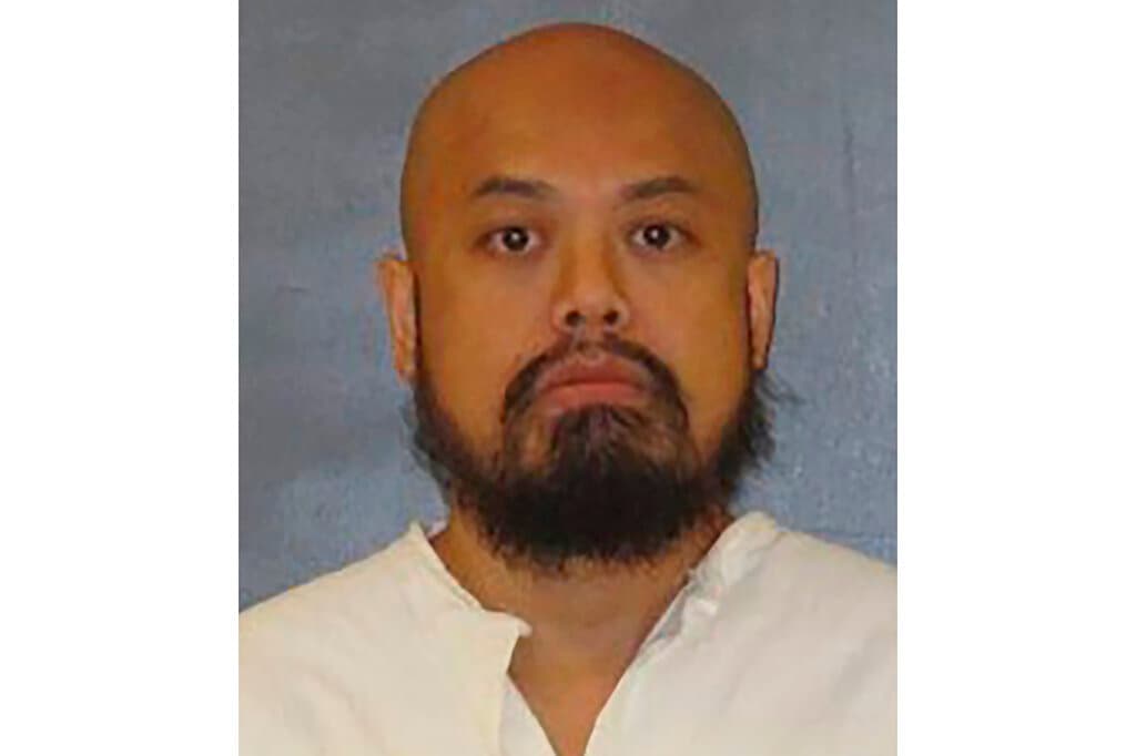 <h2 class="cms-H2-H2">Kosoul Chanthakoummane</h2>
<br>
<b>Fecha de ejecución:</b> 17 agosto 2022
<br>
<b>Lugar de ejecución: </b>Texas
<br>
<br>Fue ejecutado tras ser acusado del 
<a href="https://www.univision.com/local/dallas-kuvn/kosoul-chanthakoummane-ejecucion-sarah-walker-mckinney" target="_blank">homicidio de Sarah Walker</a>, agente inmobiliaria, en McKinney en 2006. 
<br>
<br>La mujer fue hallada muerta con 30 puñaladas y dentro de una casa en McKinney. En el juicio se dijo que Chanthakoummane intentó robar un reloj y un anillo de plata a la mujer.