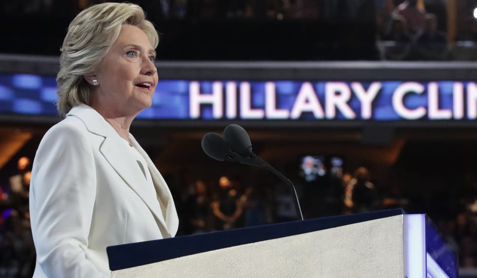 “Tenemos que decidir si vamos a trabajar juntos para que todos podamos avanzar juntos”, Hillary Clinton, Convención Demócrata, 28 de Junio 2016.