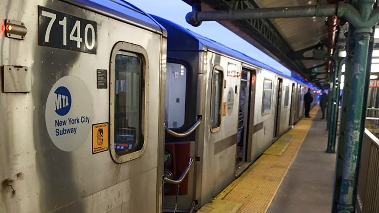 MTA anuncia horarios especiales en el transporte público para fin de año en Nueva York.
