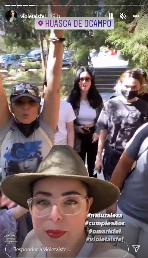 Horas después, Violeta afirmó que su hijo había querido celebrar junto a su familia en el pueblo Huasca de Ocampo, ubicado a pocas horas de la Ciudad de México.