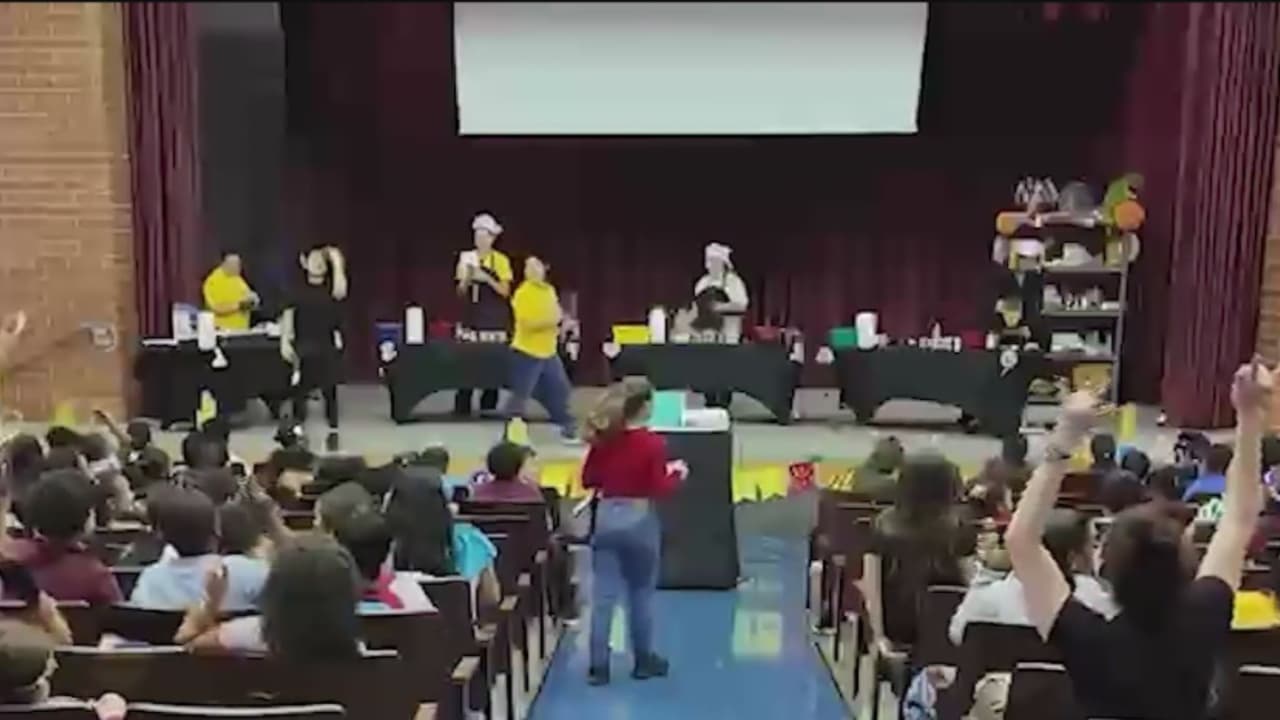 Escuela Luis Muñoz-Marín celebra la Herencia Hispana con presentaciones y experiencias de sus estudiantes