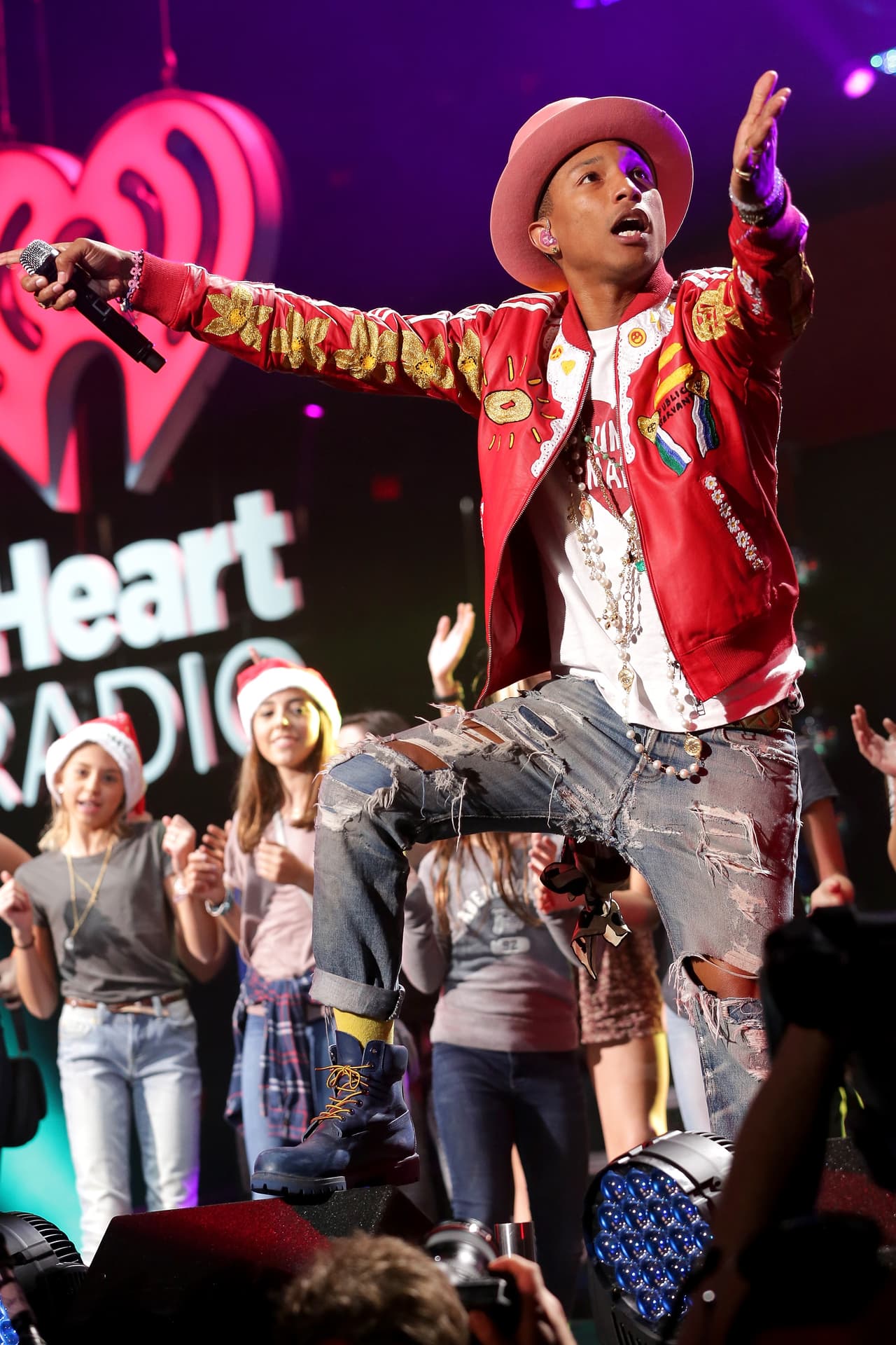 El estilo desenfadado se ha impuesto varias veces y Pharell es uno de los cantantes que lo porta con gran orgullo.