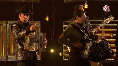 Los Tigres del Norte no habían aparecido en este rubro en la historia del Latin GRAMMY, pero en 2016 se adjudicaron el premio con su polémica canción 'El Ataúd'.