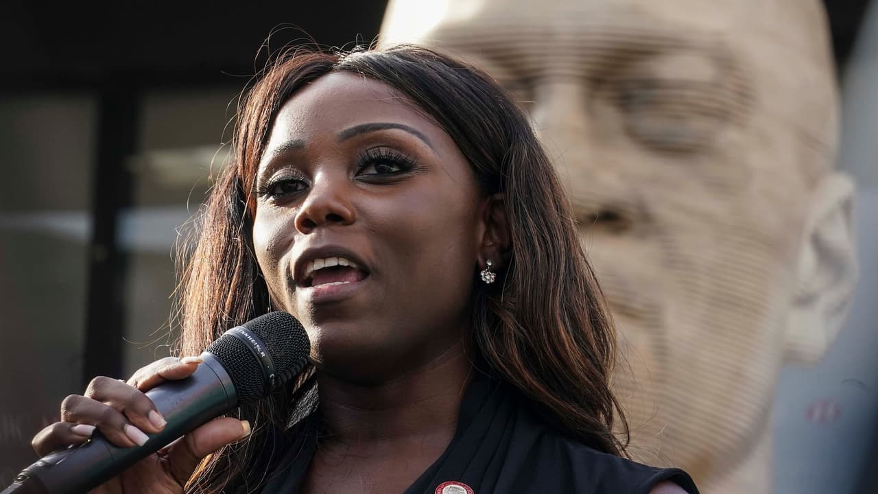 Fiscales federales investigan a concejal de NYC por presuntos sobornos