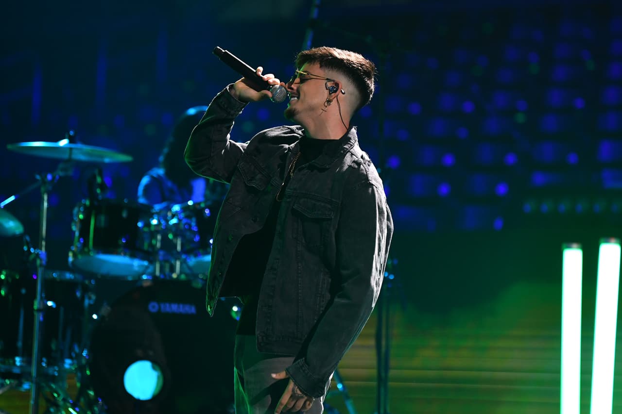 De la misma forma, Fran Rozzano mostró su talento en el primer día de los ensayos, mientras se preparaba para actuar en la antesala de Premios Juventud.