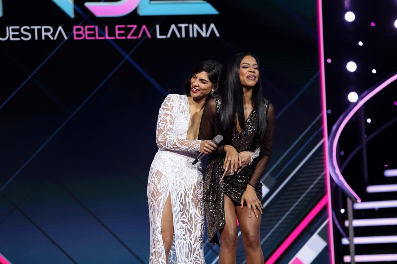 La gran Arana aprovechó la oportunidad de haber formado parte de este reality y bromeó diciendo que se iba porque la gente la quería y la esperaba con ansias afuera.