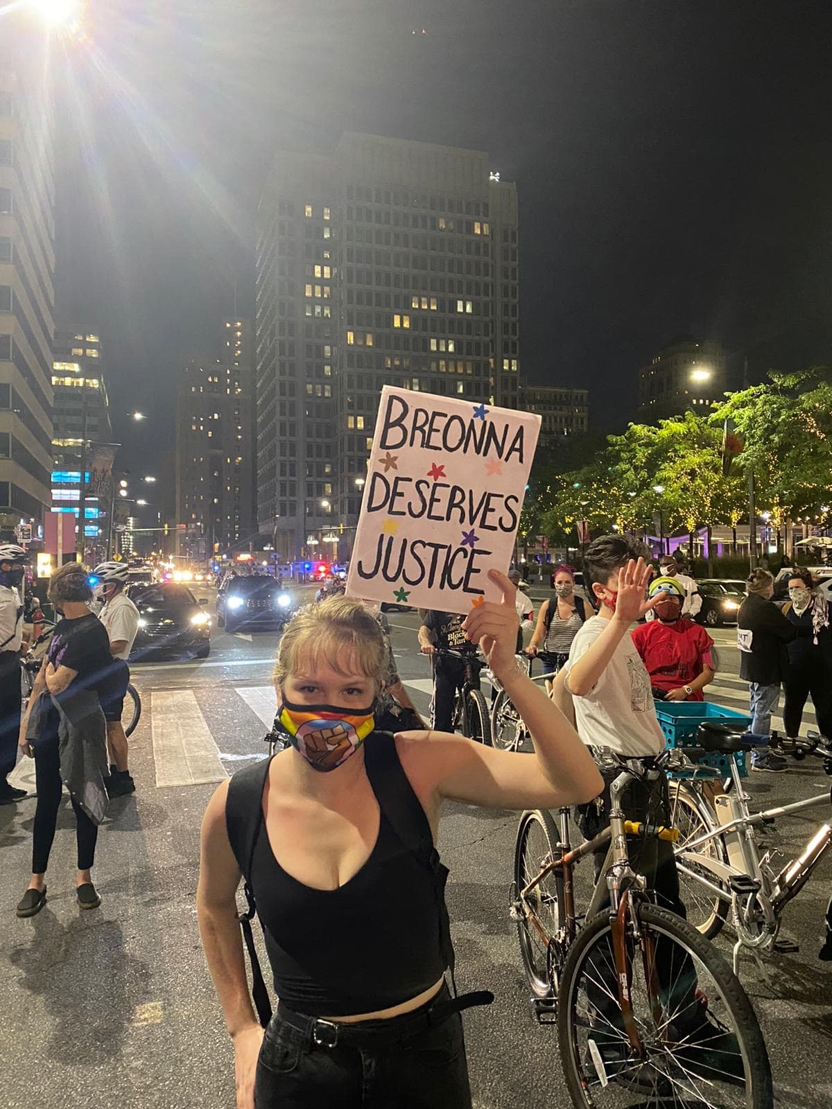 El Departamento de Policía de Filadelfia se ha puesto en espera antes de cualquier protesta y reacción a la decisión de acusación en la muerte a tiros de Breonna Taylor.