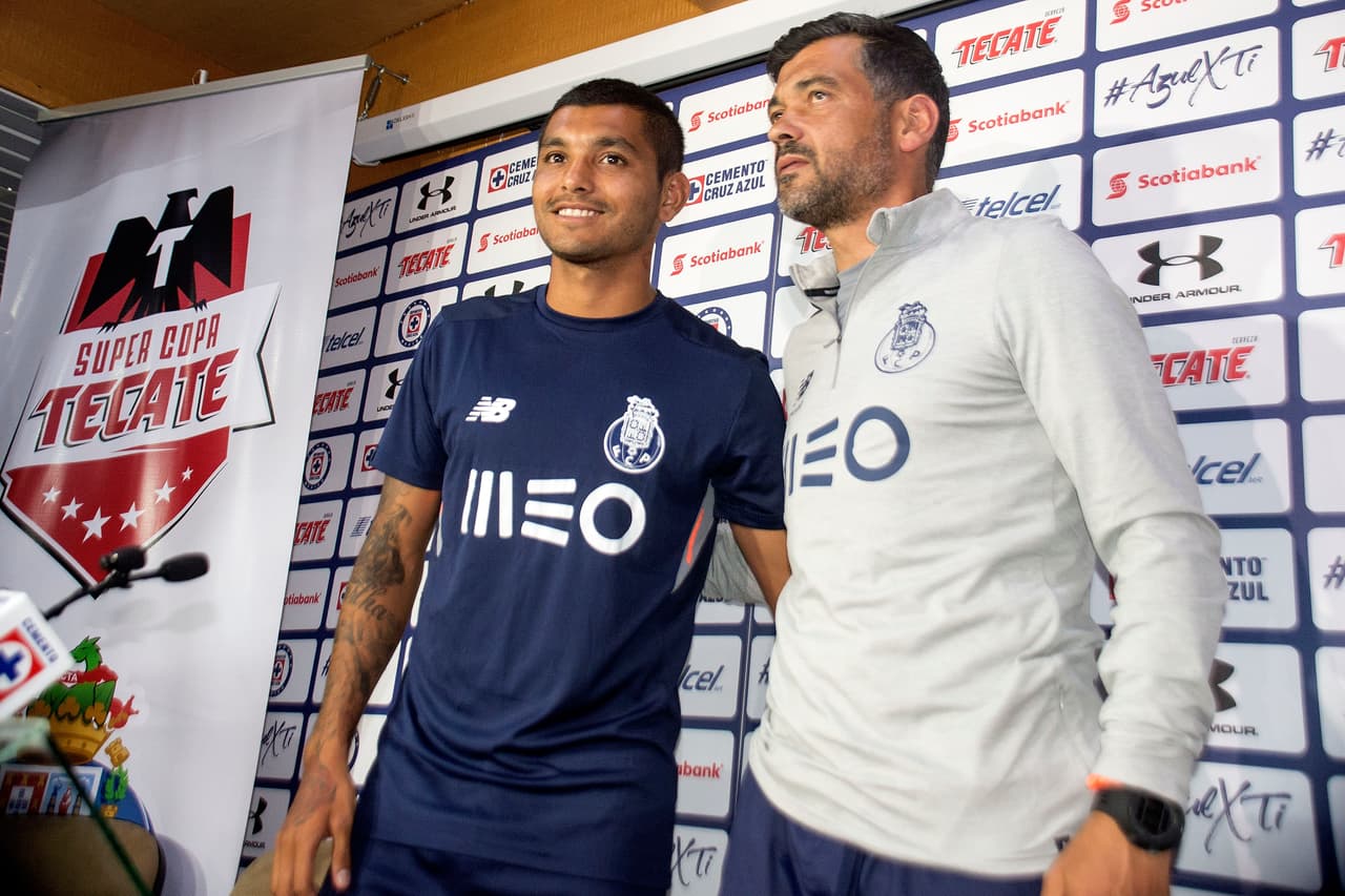 El técnico del Porto deja ver la importancia de 'sus' mexicanos