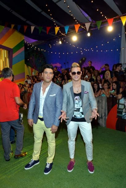 Los extravagantes en Premios Juventud