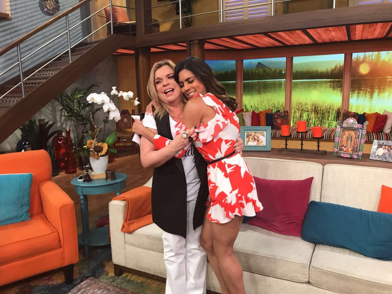 Francisca Lachapel resultó gran fanática de Ednita Nazario y la recibió de esta manera.