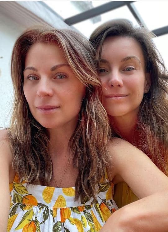 <b>#1 Ludwika y Dominika Paleta</b>
<br>Las h
<a href="https://www.univision.com/famosos/actores-y-actrices-europeos-que-aparecen-en-telenovelas-mexicanas-fotos">ermanas Paleta, originarias de Polonia</a>, se parecen muchísimo, a tal grado que a veces olvidamos que no son de la misma edad.