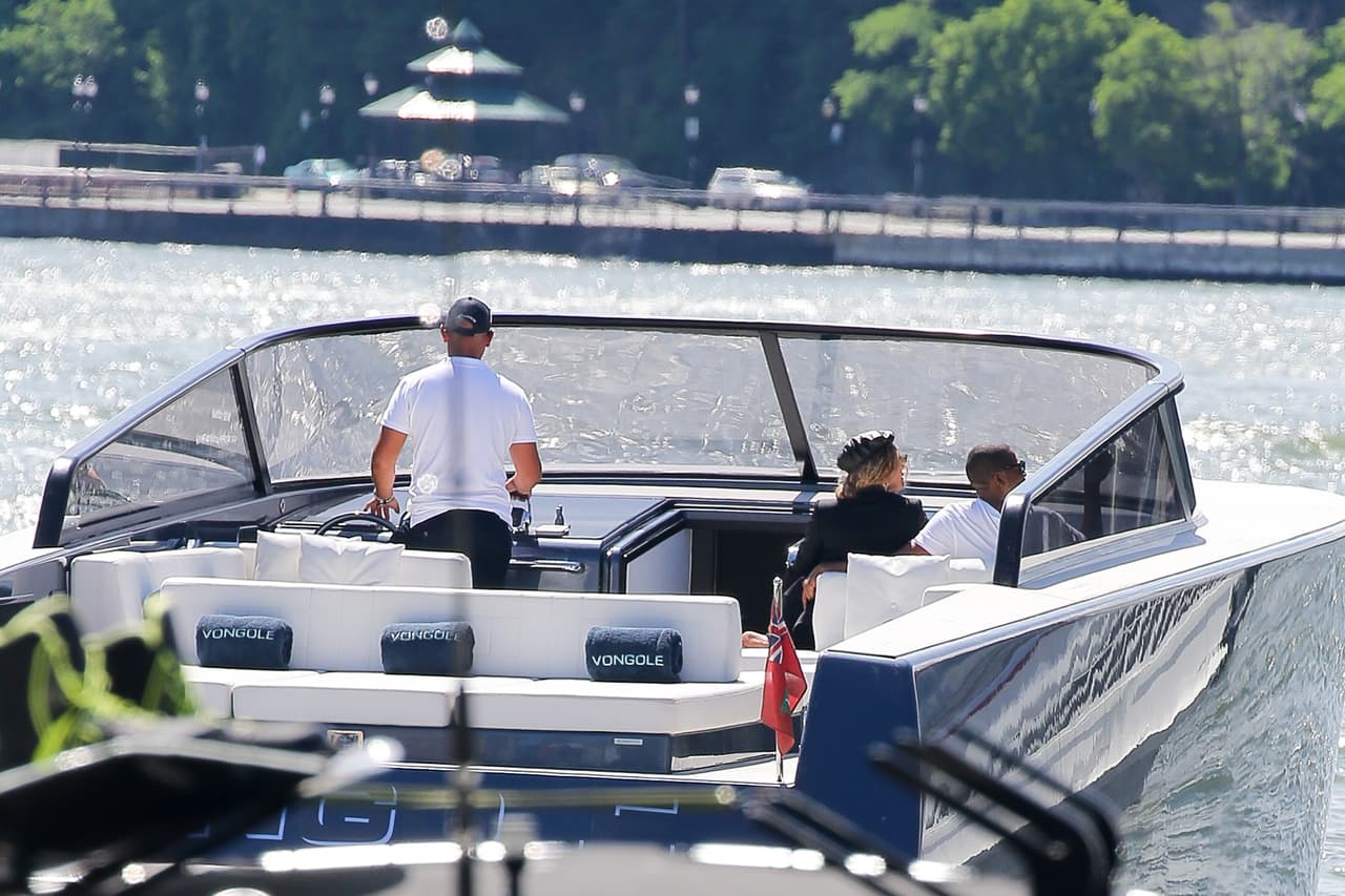 El matrimonio disfrutó del paisaje.