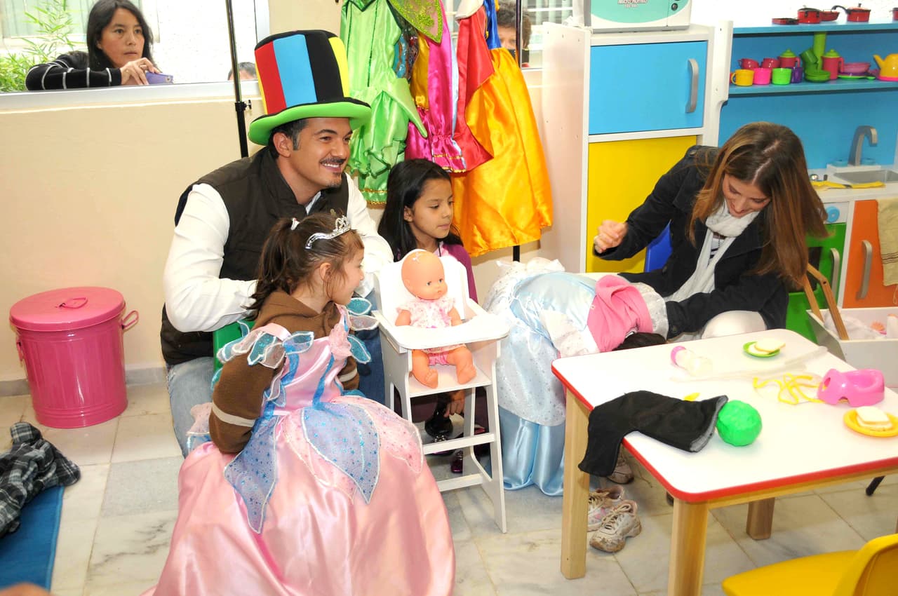 Olvera indicó que respecto a su padecimiento previo, 
<b><a href="https://www.univision.com/famosos/con-emotivas-fotos-fernando-del-solar-agradece-a-sus-companeros-tras-retirarse-de-la-tv-para-recuperar-su-salud-fotos" target="_blank">linfoma de Hodgkin</a></b>, se aprovechó su estancia en el hospital para realizar exámenes y los médicos reportaron mejoria.