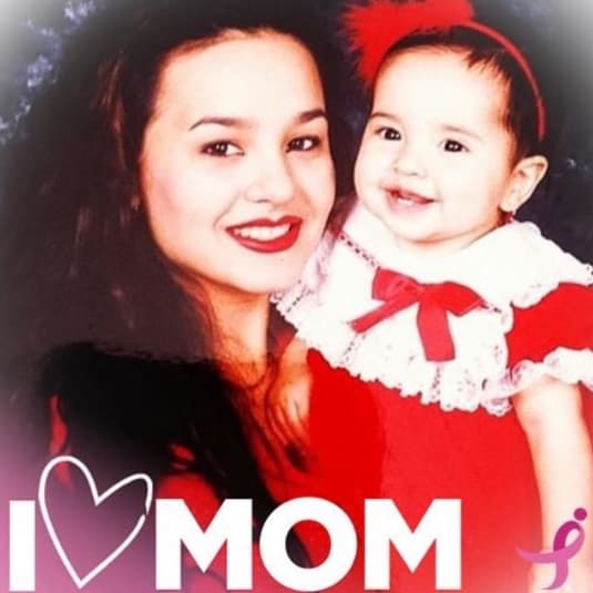 Así es, su mami es la mujer más importante en su vida, en quien confía a la hora de tomar decisiones y con la que celebra sus triunfos y medita sus fracasos.