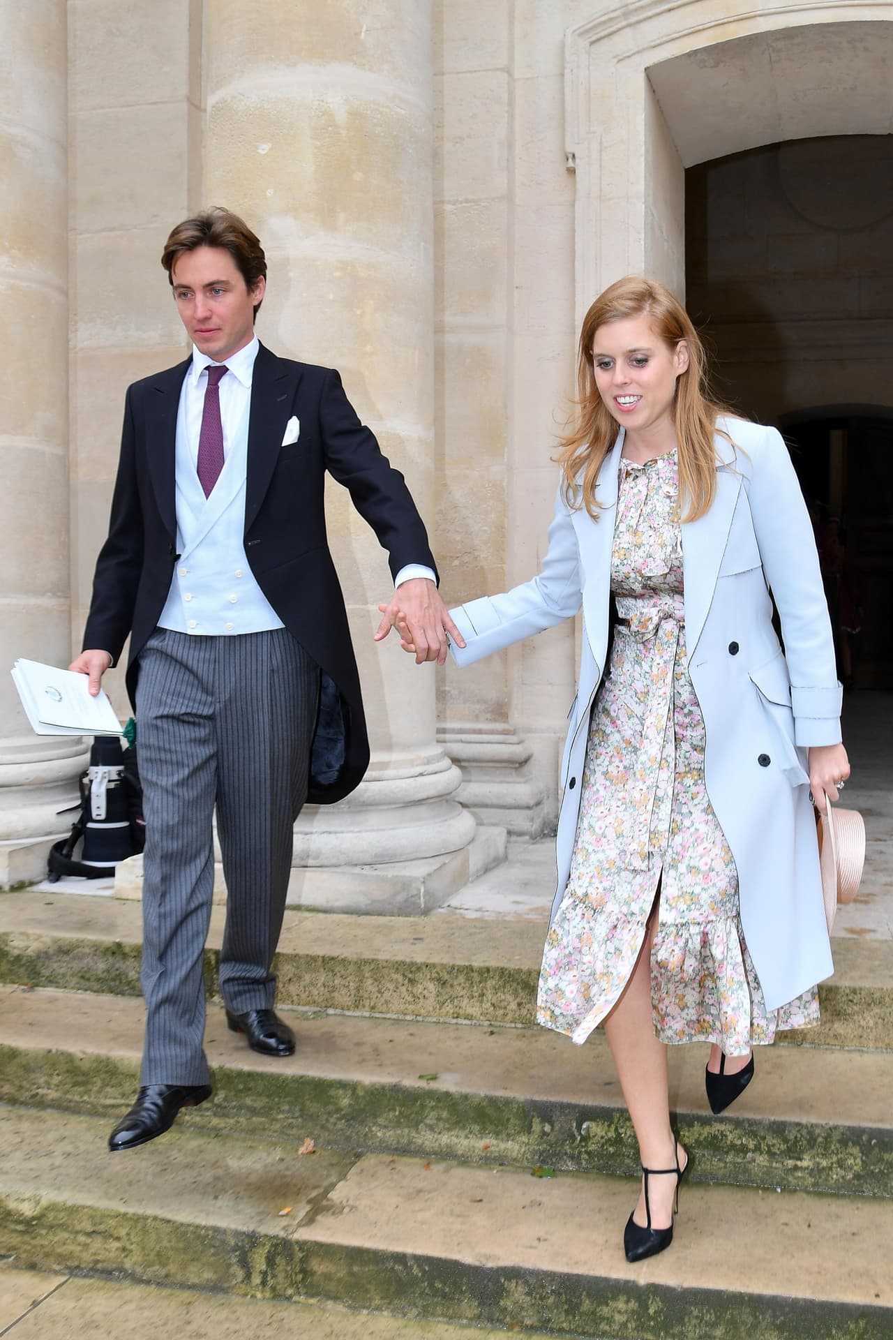 En septiembre pasado nos enteramos de que el empresario Edoardo Mapelli había pedido en matrimonio a la princesa Beatrice. Los encargados de dar a conocer la noticia fueron los padres de Beatrice, el duque y la duquesa de York. Edoardo pidió la mano en el viaje a Italia que hicieron ese mismo mes.