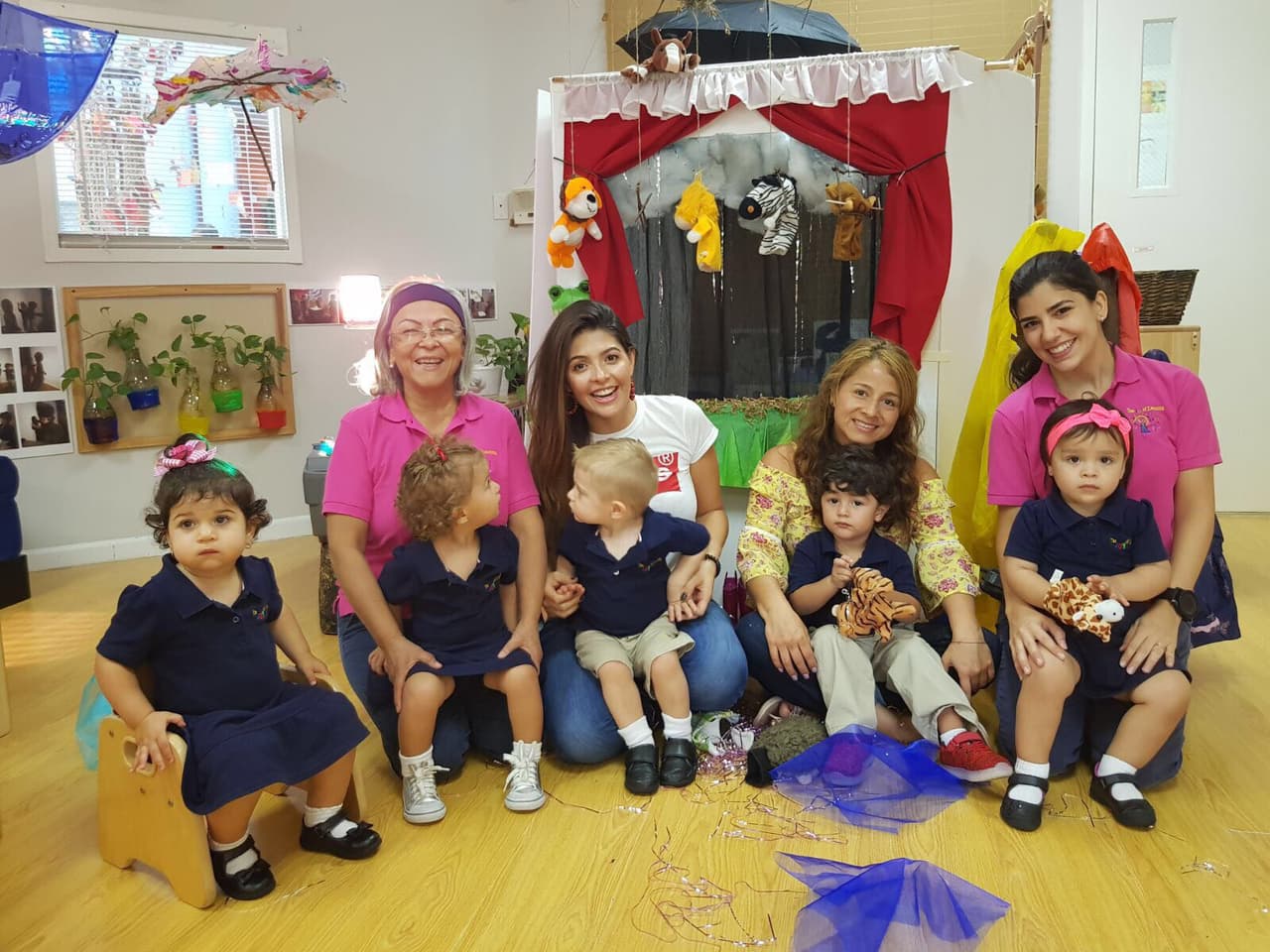 Cata prometió volver pronto para alegrar a las maestras y compañeritos de Joshua.