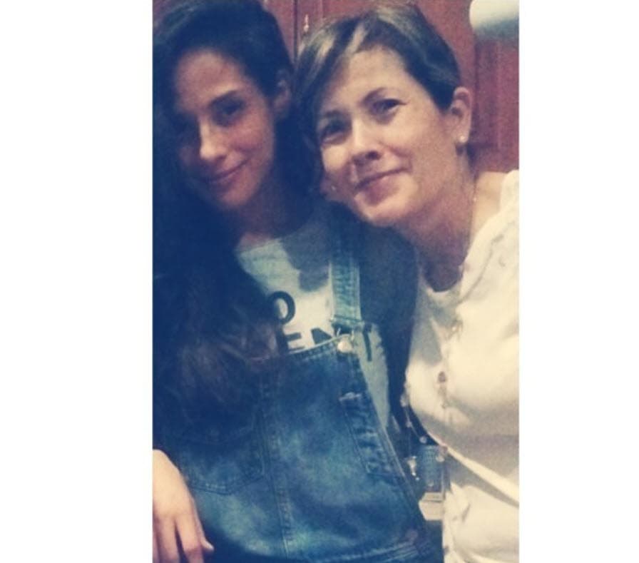 Fátima Molina alertó a las autoridades sobre lo que estaba sucediendo con sus padres. La policía arribó al lugar alrededor de las 15:30 horas. Fue demasiado tarde. Encontraron los dos cuerpos sin vida y encadenados en sus extremidades. 
<br>