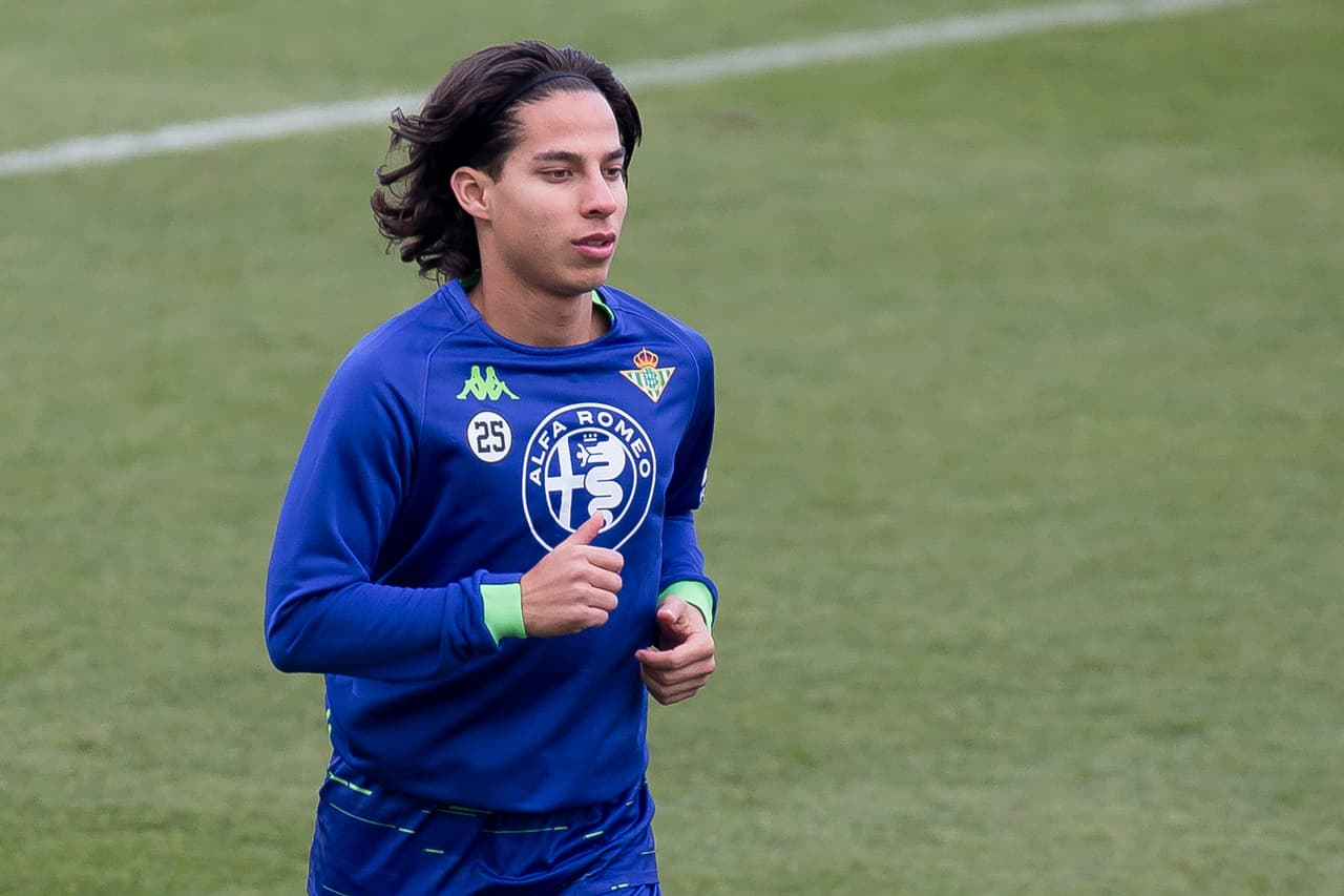 Lainez llega como una de las grandes promesas del fútbol mexicano, donde ya fue campeón con América.
