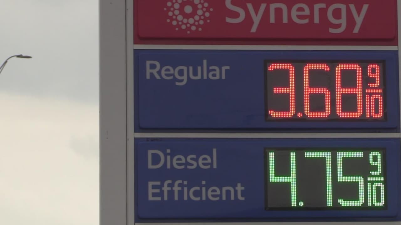 Experto anticipa que no seguirán bajando los precios de la gasolina