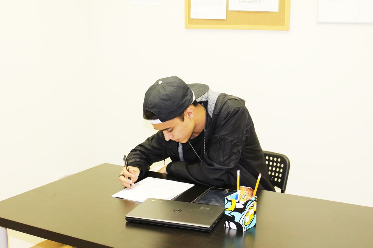 Los chicos de La Banda no paran ni un solo minuto. Nos metimos a sus ensayos y hasta en sus horas de estudio.