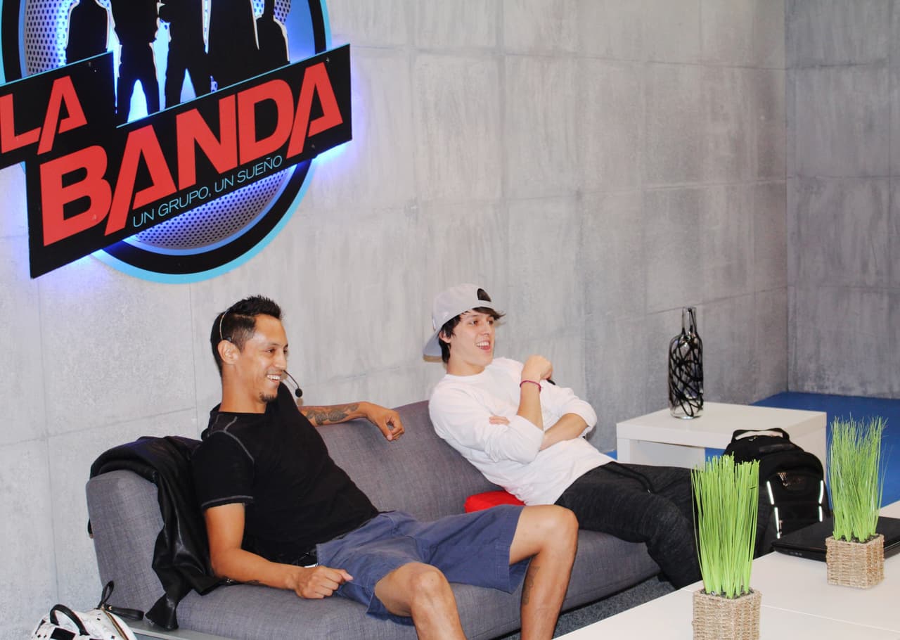 Los chicos de La Banda no paran ni un solo minuto. Nos metimos a sus ensayos y hasta en sus horas de estudio.