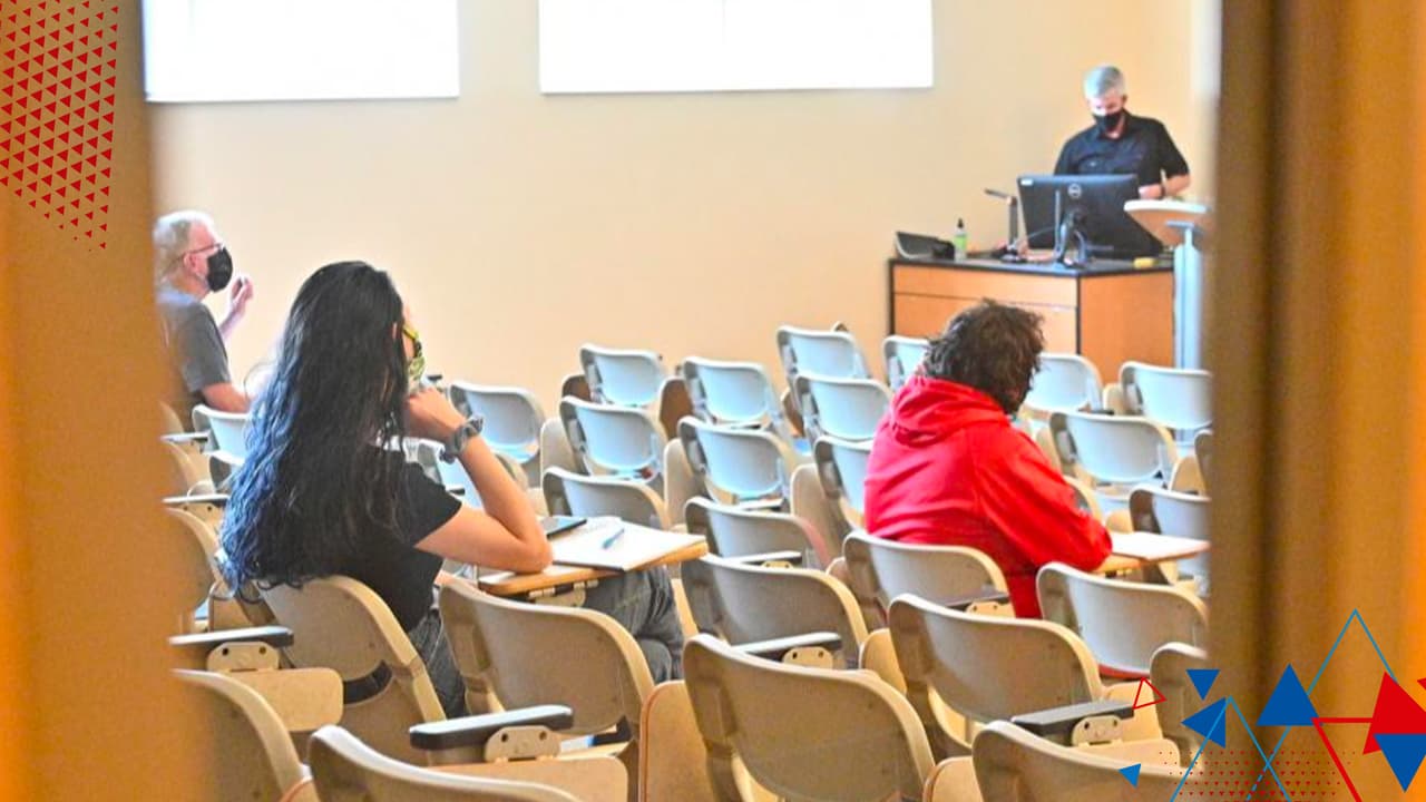 Baja el número de matrículas en universidades y colegios comunitarios en California