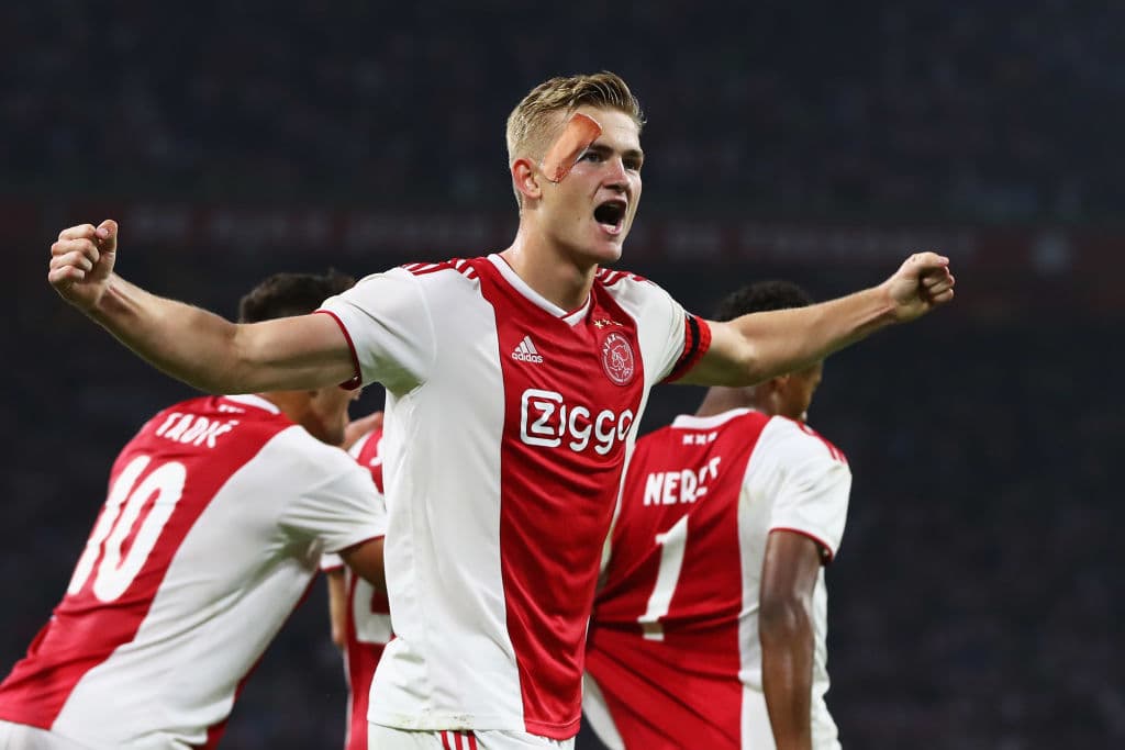 Matthijs de Ligt puso el 2-0 al minuto 34 del primer tiempo y con eso el manual del dominio quedó en evidencia.