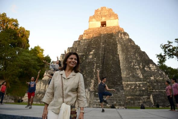Poco antes de empezar el acto oficial, unos 200 indígenas protestaron contra esa celebración por considerarse excluidos, pero tras dialogar con los organizadores entraron a dejar ofrendas a este majestuoso sitio, declarado Patrimonio Mundial cultural y natural de la Humanidad por la Unesco.