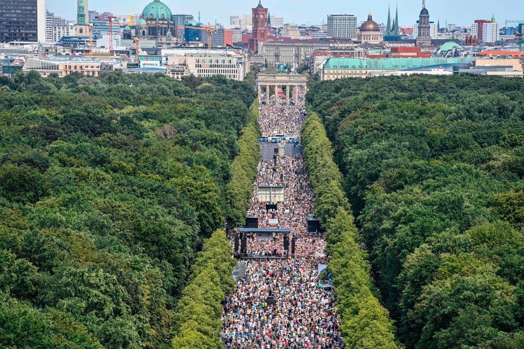 Alemania registró hasta ahora 9,154 muertos por coronavirus y 210,697 casos confirmados, una cifra relativamente baja, pero las autoridades ven con preocupación un lento aumento de casos.