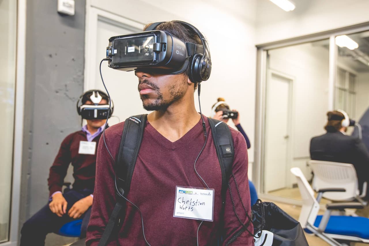 <b><a href="https://2022.phillytechweek.com/">Philly Tech Week (6 al 14 de mayo)</a></b>: De vuelta en persona después de un festival virtual el año pasado, Philly Tech Week celebra todo lo relacionado con la tecnología y la innovación dentro de la región del área de Filadelfia.