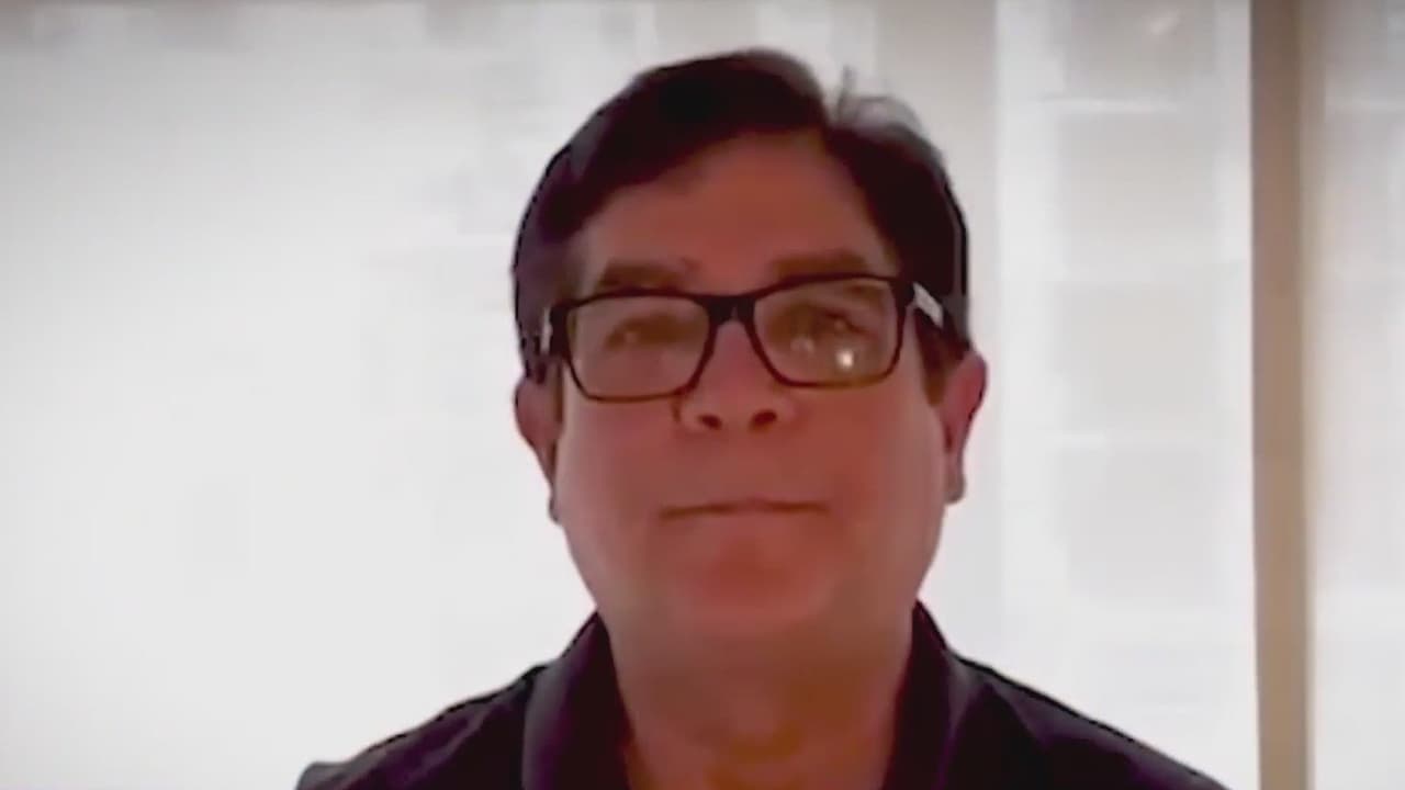 Investigan al fundador del grupo Menudo por denuncias de agresión sexual contra el cantante Roy Roselló