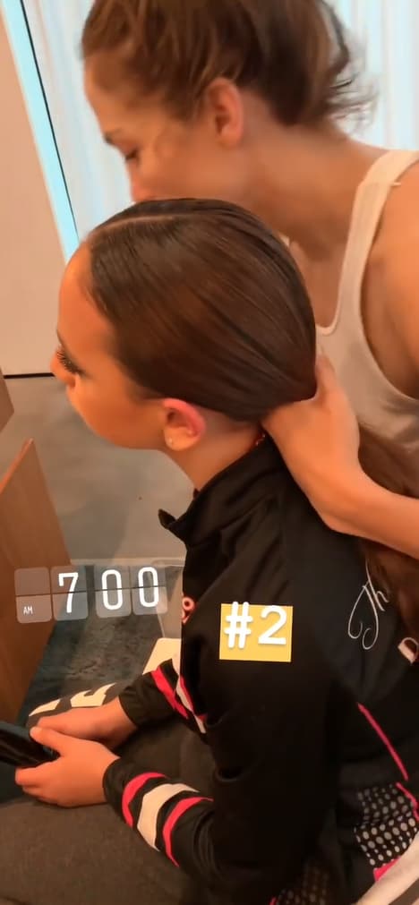 Y así lo mostró una vez más el expelotero de los Yankees de Nueva York a través de su perfil de Instagram, donde publicó una serie de imágenes de su famosa novia y su hija Ella. 
<br>