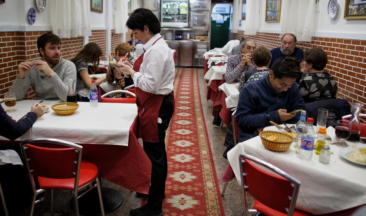 ¿Adiós a los almuerzos largos en España?