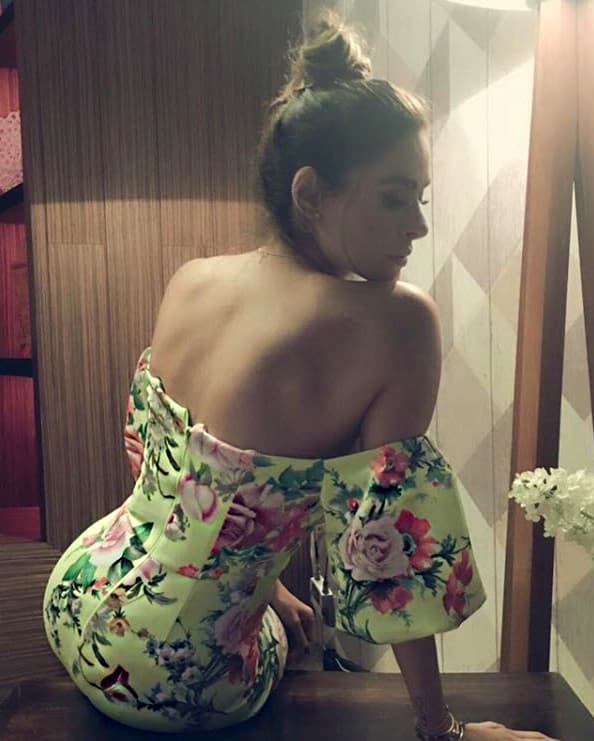 Una combinación entre atrevida y coqueta que robó suspiros entre muchos de sus seguidores en redes sociales.