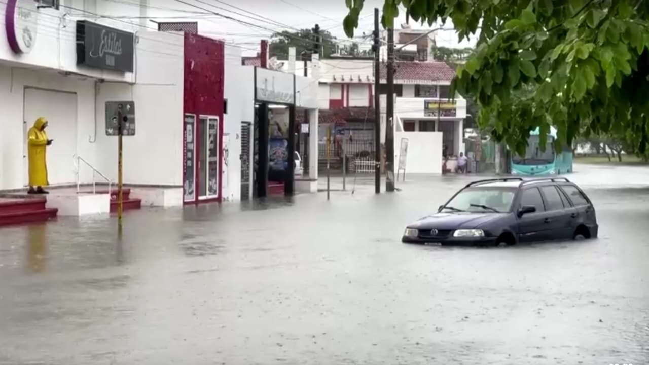 Huracán Helene deja graves daños en Cancún y Cuba; se dirige a Florida con fuerza 'catastrófica'