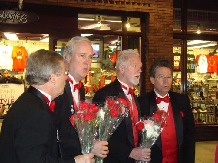 <b>The Perfect Date Night at Underground Atlanta</b>
<br>
<b>Fecha</b>: 14 de febrero 
<br>
<b>Lugar</b>: Underground Atlanta. 50 Upper Alabama St. Atlanta, GA
<br>
<b>Sitio web</b>: 
<a href="https://www.undergroundatl.com/events/the-perfect-date-night-valentines-day">https://www.undergroundatl.com/events/the-perfect-date-night-valentines-day</a> 
<br>
<br>Evento de San Valentín que incluye música en vivo, comida, vino, películas, comedia, y más.