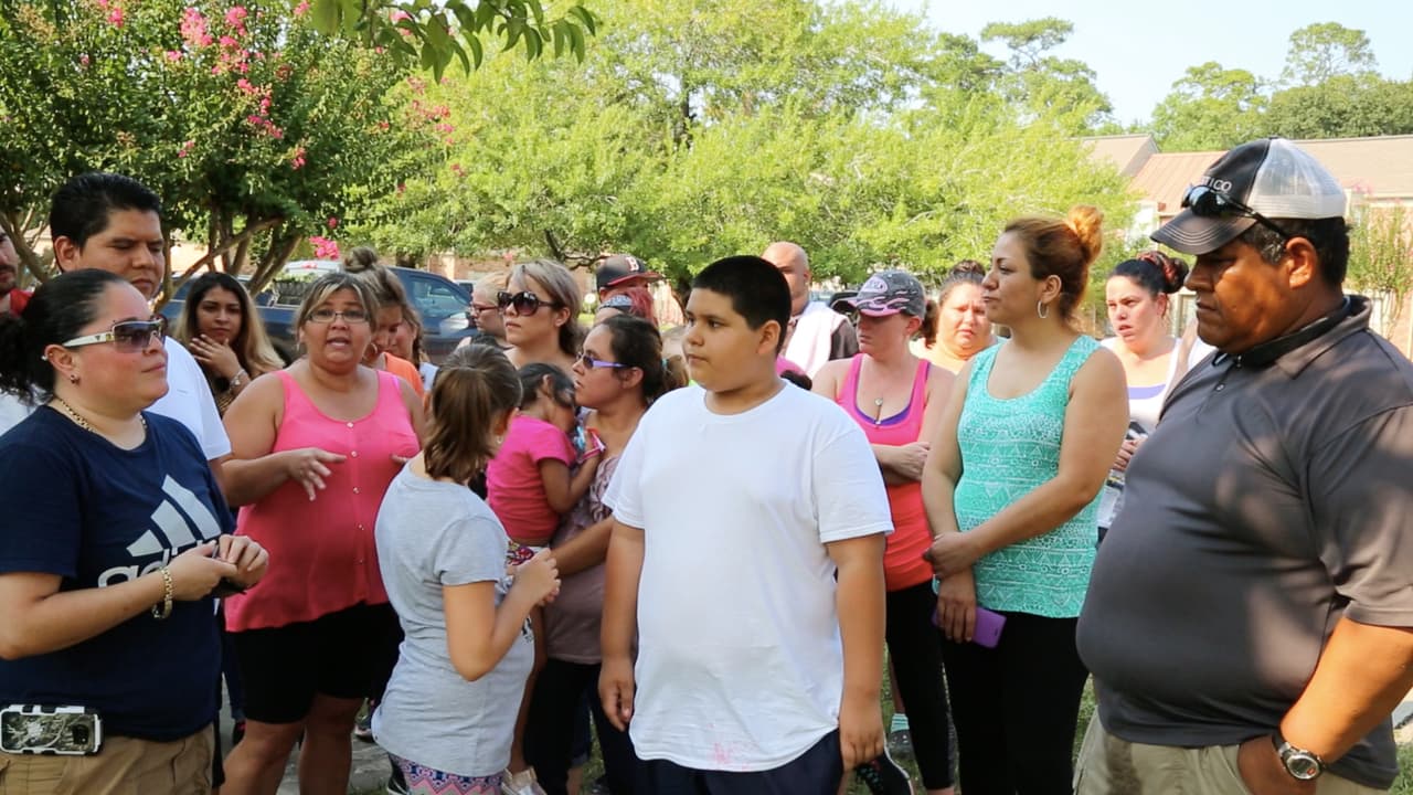 Estos inquilinos lo perdieron todo con Harvey y ahora tienen que lidiar con el drama del desalojo