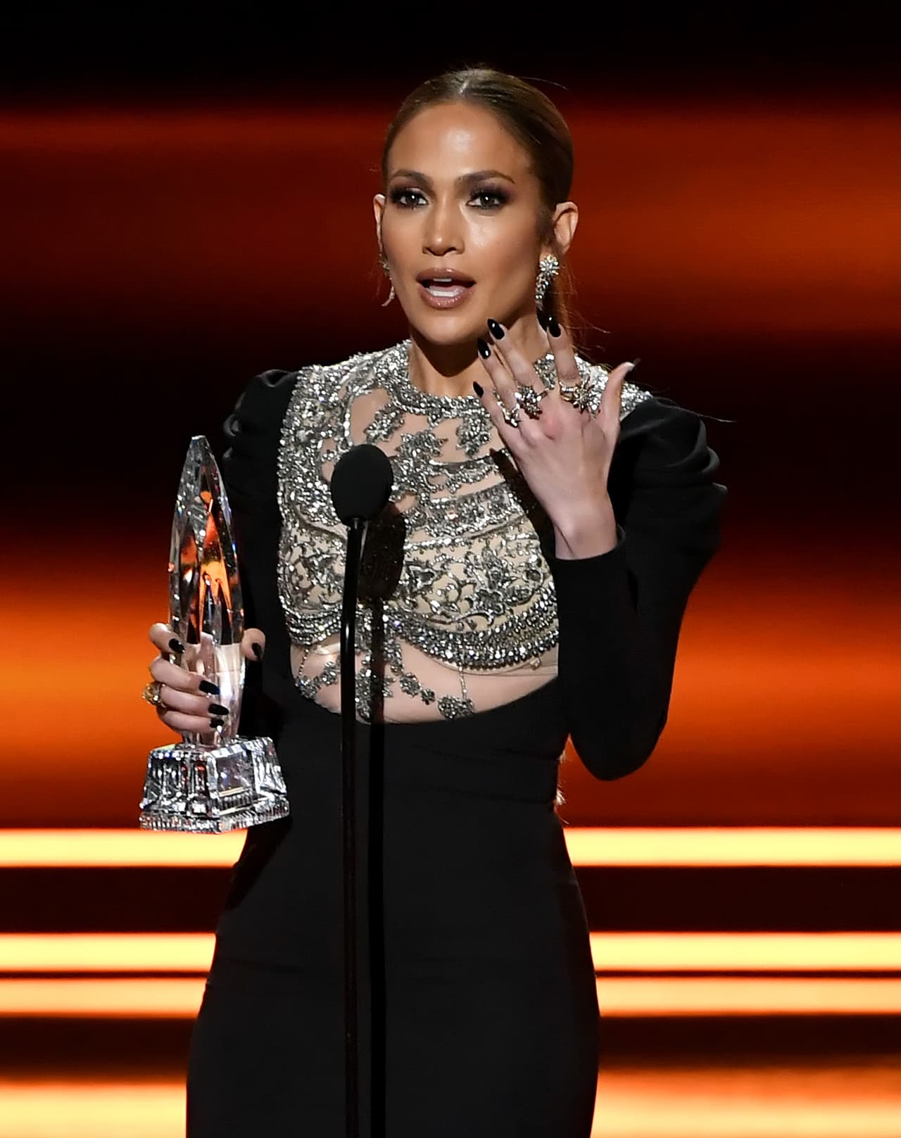 J.Lo fue la primera triunfadora, por su estelar en el show 'Shades of Blue'.