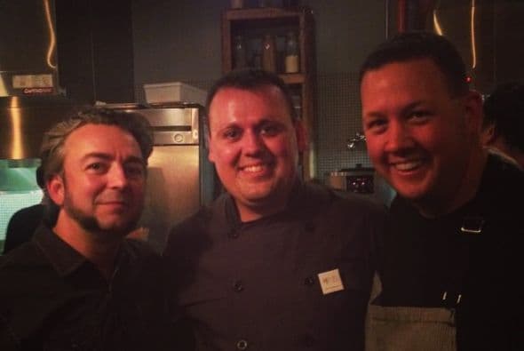 Investigaciones preliminares indican que el chef (centro) se ahorcó dentro de lo que planifica ser su próximo negocio. Facebook/ Homaro Cantu