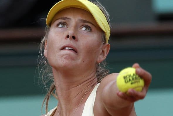 29. MARIA SHARAPOVA- Maria Sharapova es el perfecto ejemplo de que la edad no influye en nada con las ganancias, ya que a pesar de ser muy joven también es la atleta mujer que más gana en el mundo: $24.2 millones. Nike es el patrocinador principal de esta joven, y sin duda ha sido muy lucrativo tanto para la compañía como para la deportista.