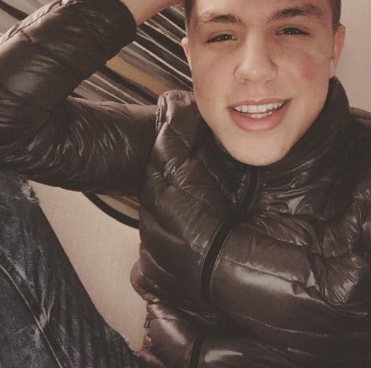 Se arriesgó a escribirle al cantante Noel Torres para que lo dejara cantar junto a él.