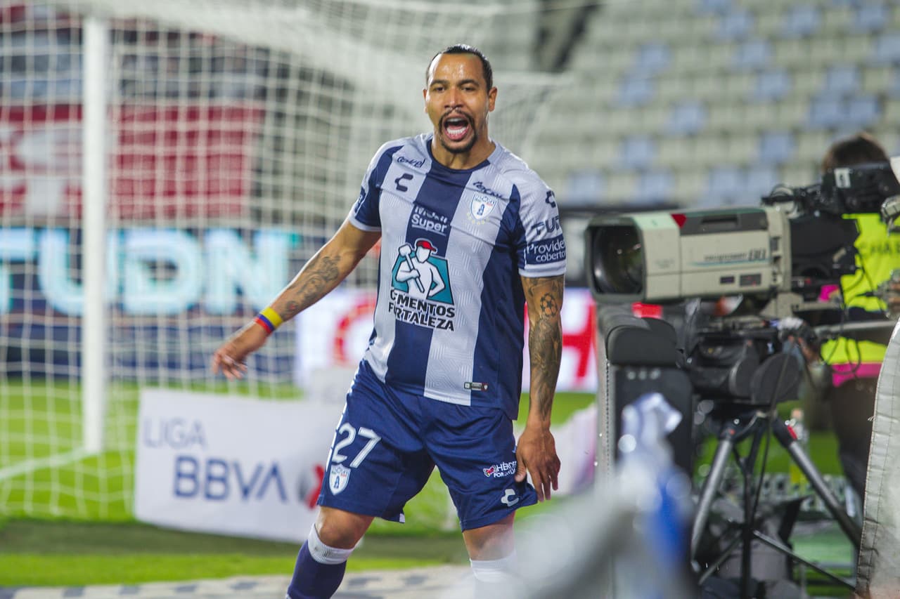 Pardo del Pachuca celebrando