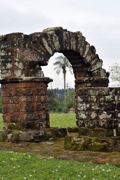 En la actualidad estas edificaciones dan testimonio del nacimiento de una fe entre los guaraníes.