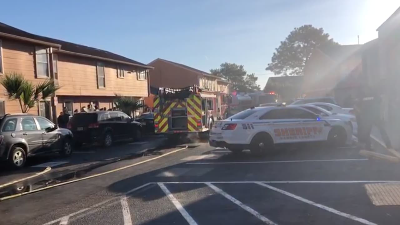 Ed González, Sheriff del condado Harris indicó más tarde que los apartamentos ya estaban vacíos.