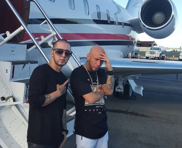 Ambos saben posar para llamar la atención de sus fanáticas.