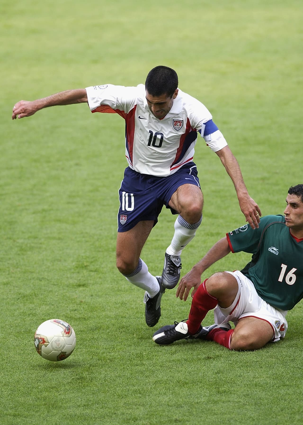 El mariscal de campo de aquel Team USA era Claudio Reyna.