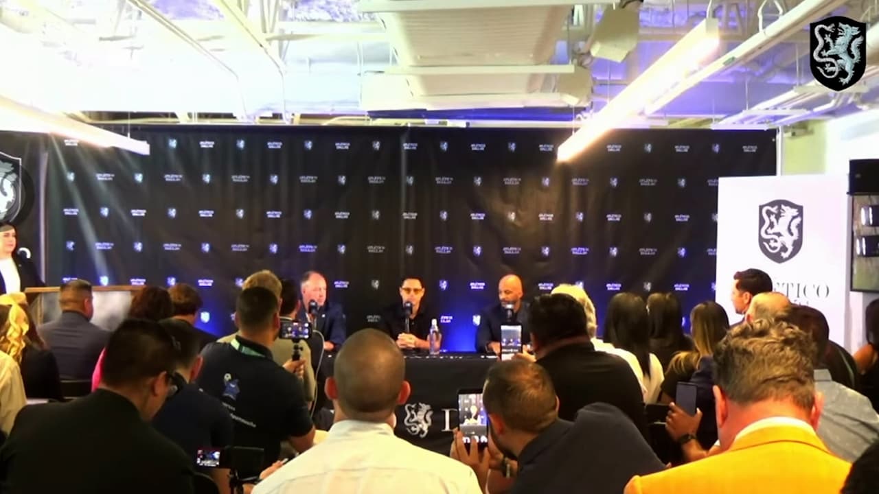Chicharito da raspón a Chivas en su presentación con Atlético Dallas