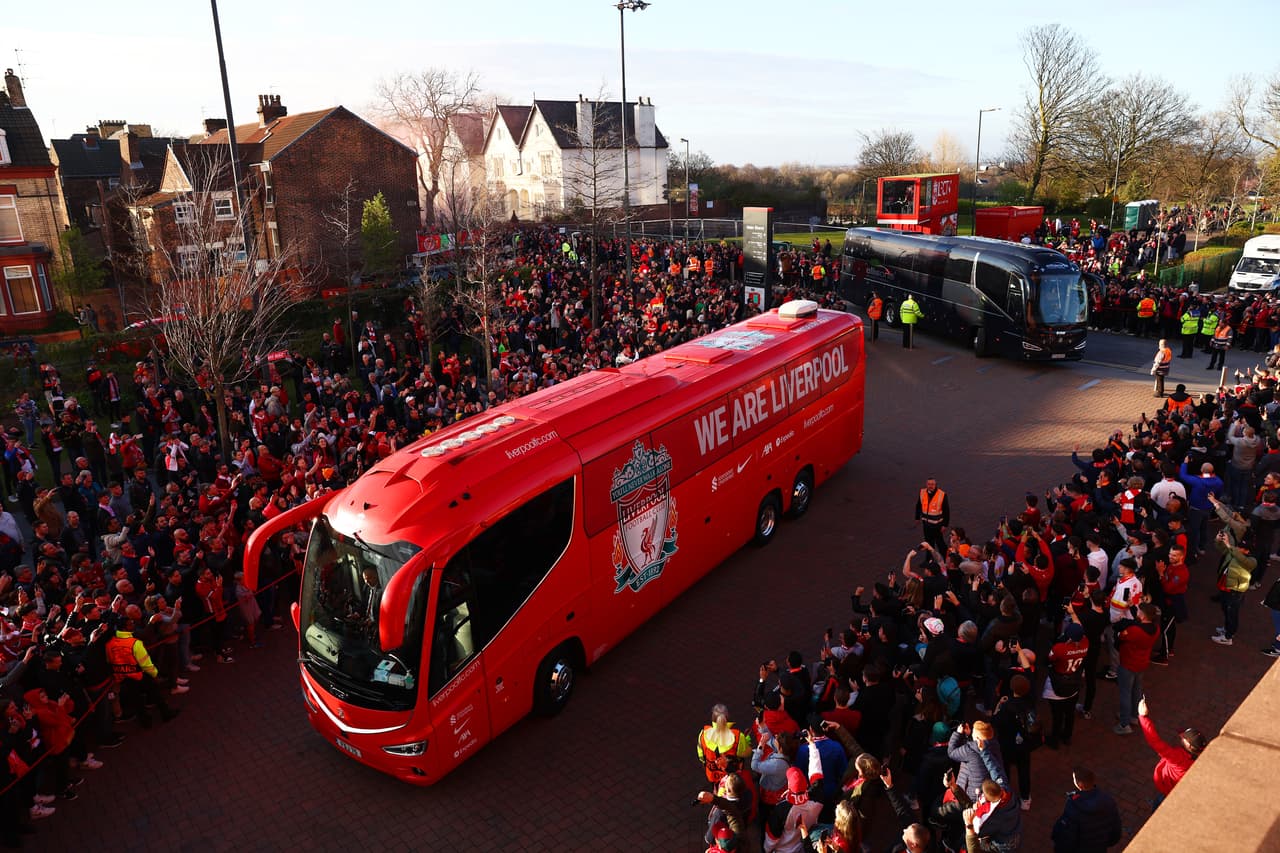 Con mucha angustia, el Liverpool selló su pase a Semifinales tras un intenso 3-3 en el juego de Vuelta que le permitió mantener la ventaja de la Ida, aunque dejó ir dos goles de ventaja en el segundo tiempo ante un muy digno Benfica.